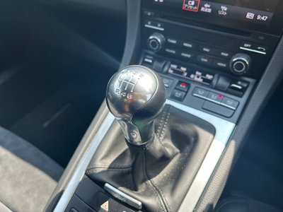 2018 Porsche 718 photo 10