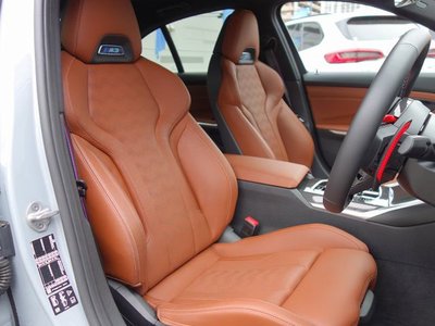 صورة 9 لـ 2025 BMW M3 SEDAN
