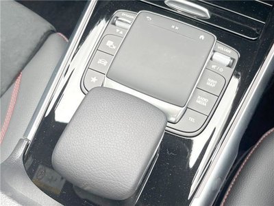 صورة 10 لـ 2023 Mercedes-BENZ GLB