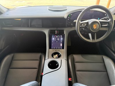 PORSCHE TAYCAN CROSS TURISMO - 3