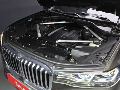 BMW X7 - 7