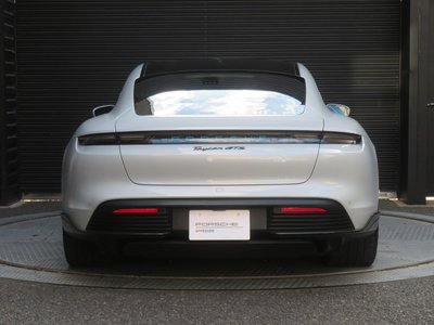 PORSCHE TAYCAN - 9