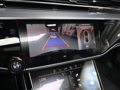 2021 AUDI A8 — миниатюра 21