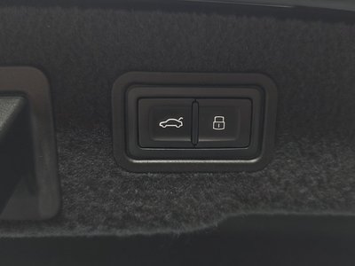 2021 AUDI A8 — миниатюра 27