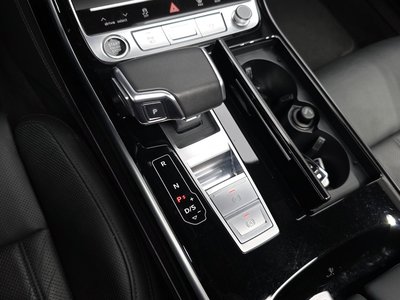 2021 AUDI A8 — миниатюра 12