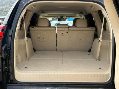 TOYOTA LAND CRUISER PRADO - 8