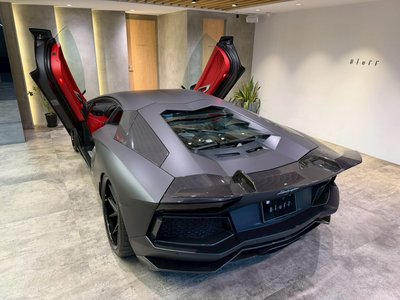 LAMBORGHINI AVENTADOR - 9