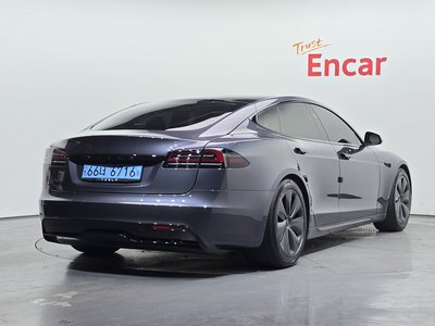 TESLA MODEL S - 3