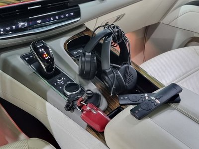 CADILLAC ESCALADE 5TH GENERATION - 9