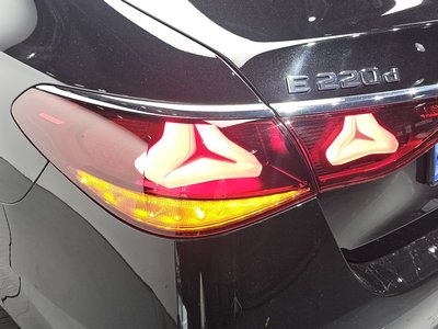 MERCEDES-BENZ E-CLASS - 10