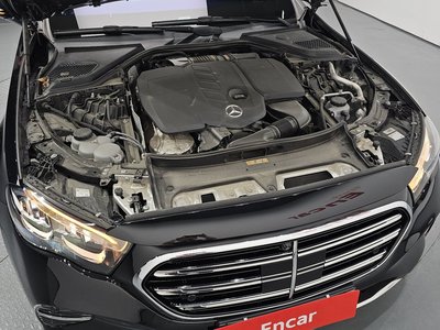 MERCEDES-BENZ E-CLASS - 7