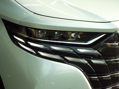 TOYOTA ALPHARD - 9