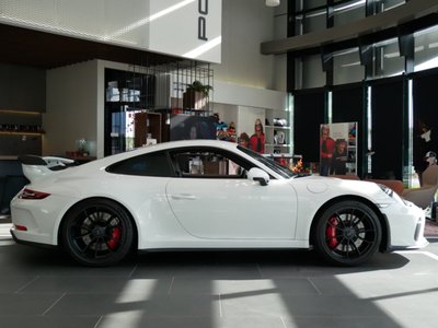 PORSCHE 911 - 4