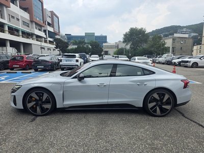 صورة 2 لـ 2023 AUDI E-TRON GT