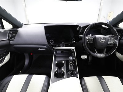 صورة مصغرة 18 لـ 2022 Lexus NX