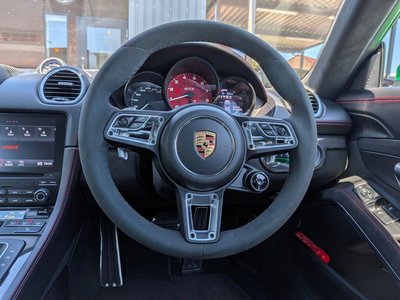 صورة 9 لـ 2022 Porsche 718