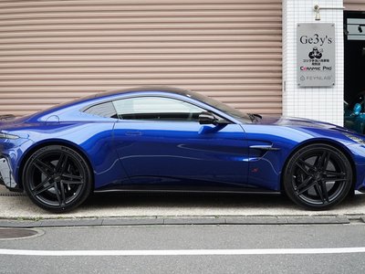 ASTON MARTIN VANTAGE - 10