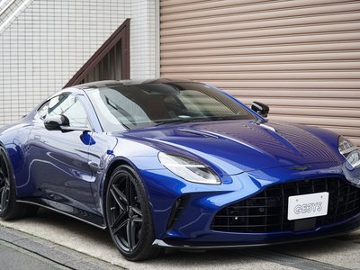 ASTON MARTIN VANTAGE - 1