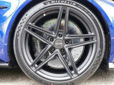 ASTON MARTIN VANTAGE - 4