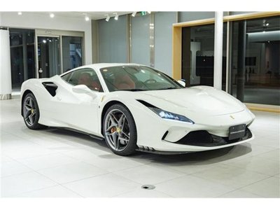 FERRARI F8 - 2