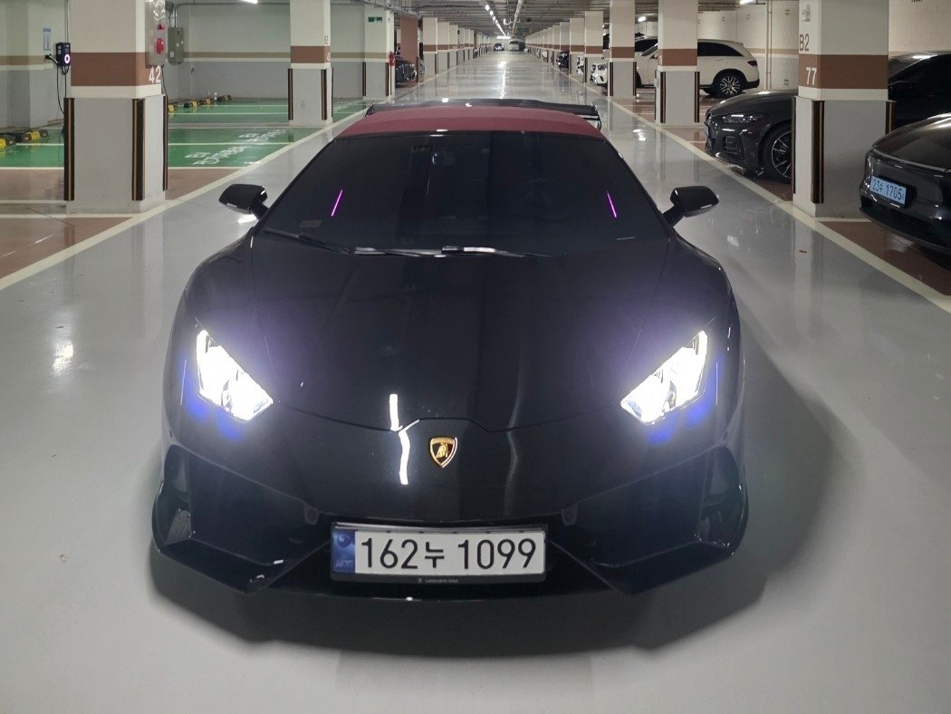 LAMBORGHINI HURACAN - View 1