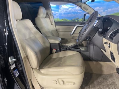 TOYOTA LAND CRUISER PRADO - 10