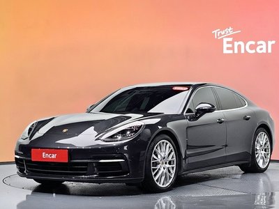 صورة 1 لـ 2018 Porsche PANAMERA