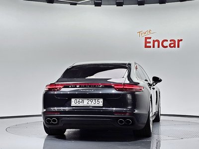 صورة 4 لـ 2018 Porsche PANAMERA
