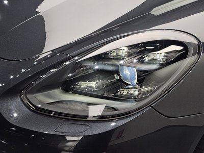 صورة 9 لـ 2018 Porsche PANAMERA