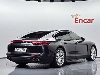 صورة 2 لـ 2018 Porsche PANAMERA