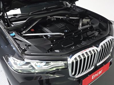 2021 BMW X7 photo 7