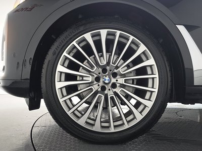 2021 BMW X7 photo 6
