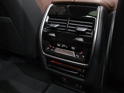 2021 BMW X7 thumbnail 30