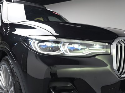 2021 BMW X7 photo 9