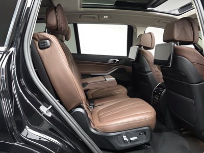 2021 BMW X7 thumbnail 17