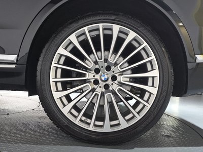 2021 BMW X7 photo 8