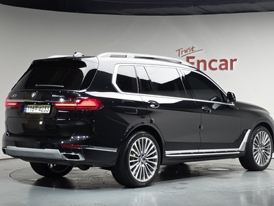 2021 BMW X7 photo 3