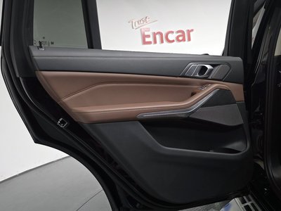 2021 BMW X7 thumbnail 15