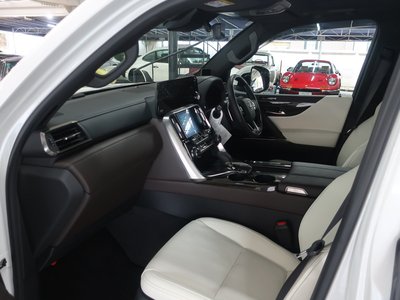 صورة مصغرة 11 لـ 2025 Lexus LX