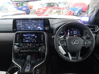 صورة مصغرة 13 لـ 2025 Lexus LX