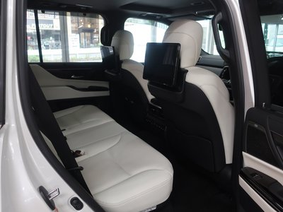 صورة مصغرة 12 لـ 2025 Lexus LX