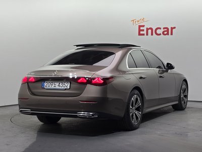 MERCEDES-BENZ E-CLASS - 3