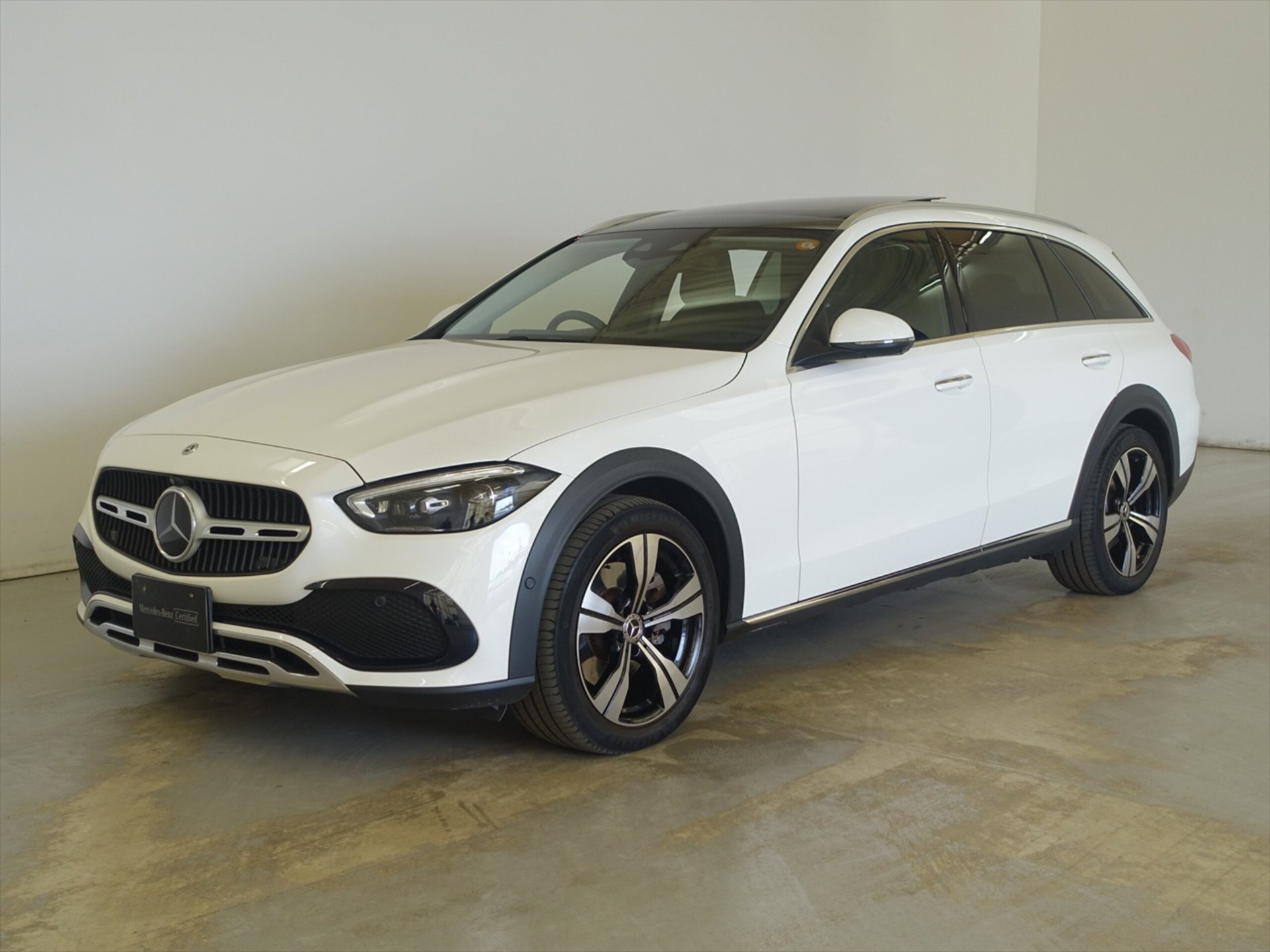 MERCEDES-BENZ C-CLASS - View 1