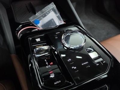 2025 BMW 5 SERIES 照片 9