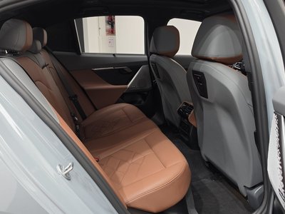 صورة مصغرة 11 لـ 2025 BMW 5 SERIES