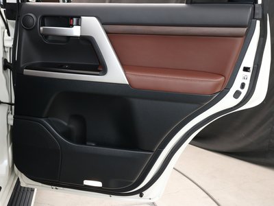 صورة مصغرة 61 لـ 2020 Toyota LAND CRUISER 200