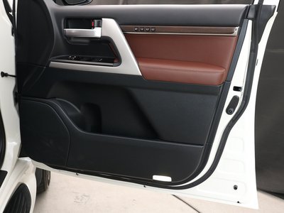 صورة مصغرة 60 لـ 2020 Toyota LAND CRUISER 200