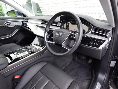 AUDI A8 - 8