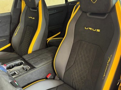 LAMBORGHINI URUS - 8