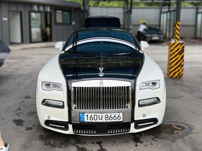 ROLLS-ROYCE GHOST